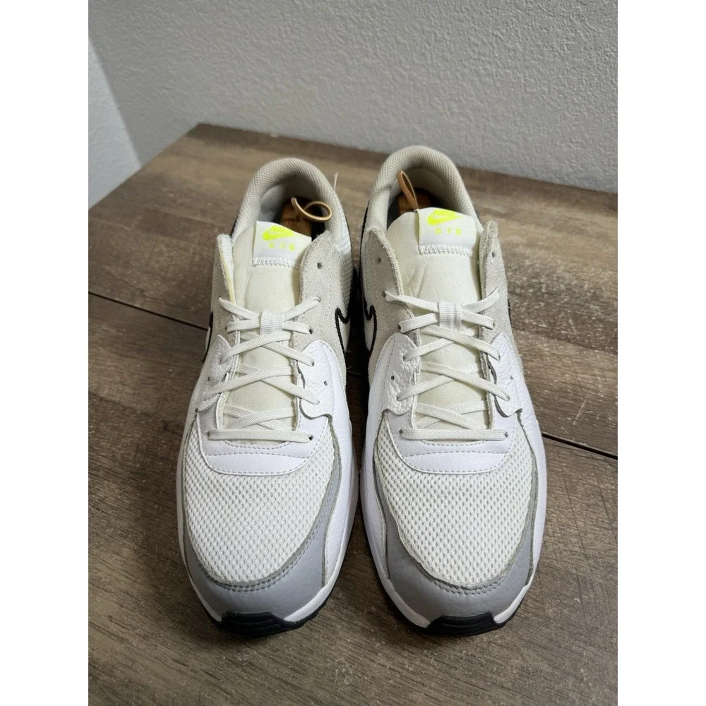 Nike product pair